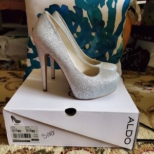 ALDO Silver Glitter Pumps (Used)